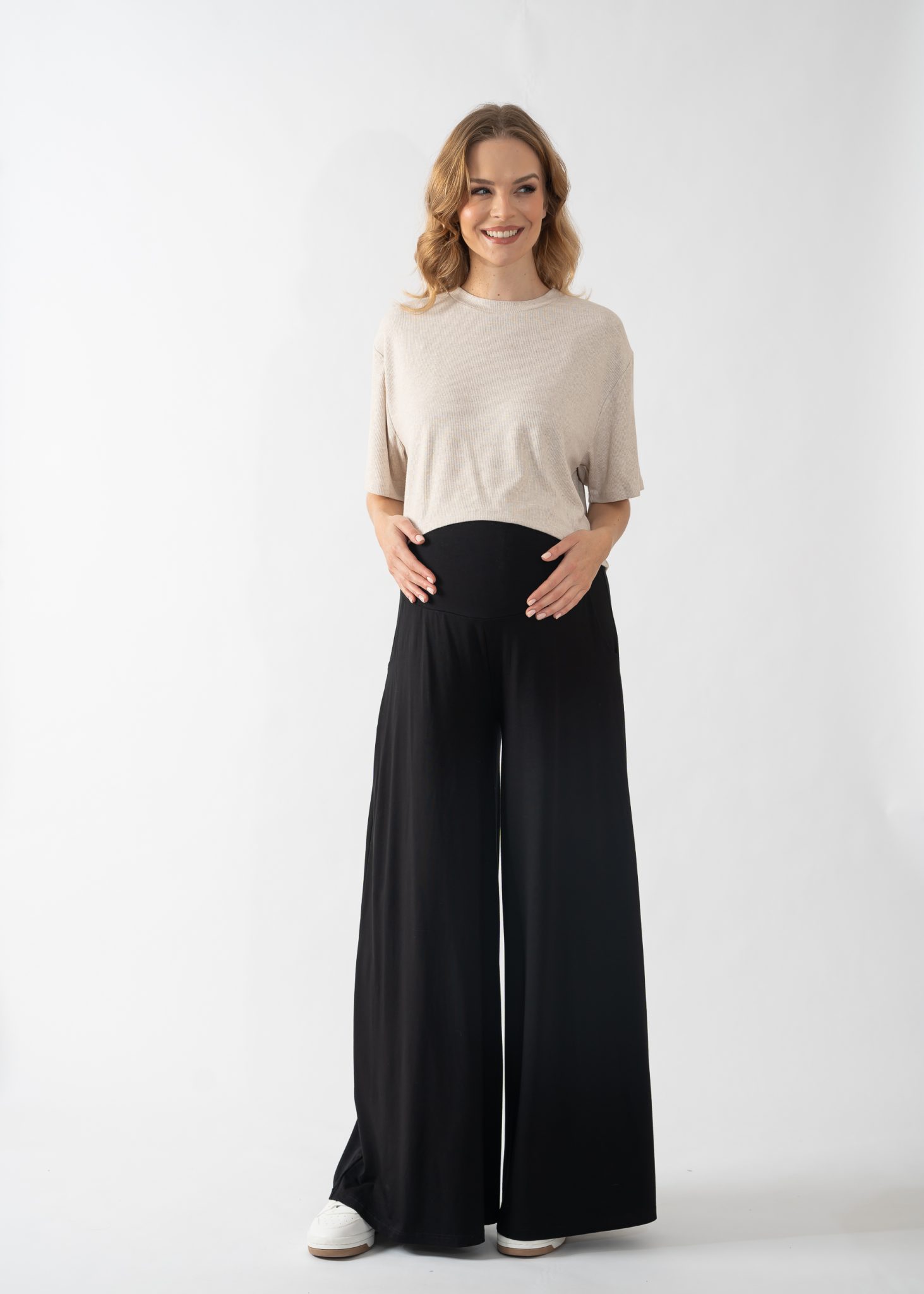 Black maternity wide-leg pants in smooth viscose - COOL mama