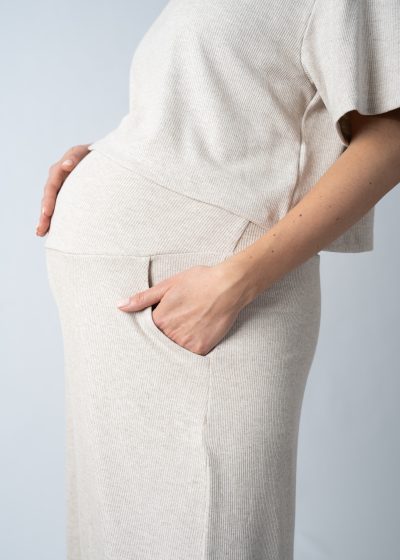 Ciążowe szerokie spodnie beżowe